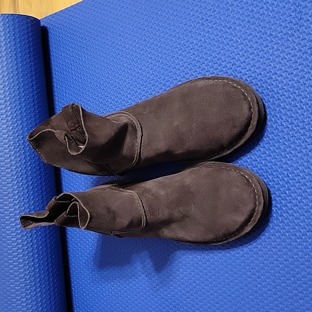 Womens size 10 Ugg boots